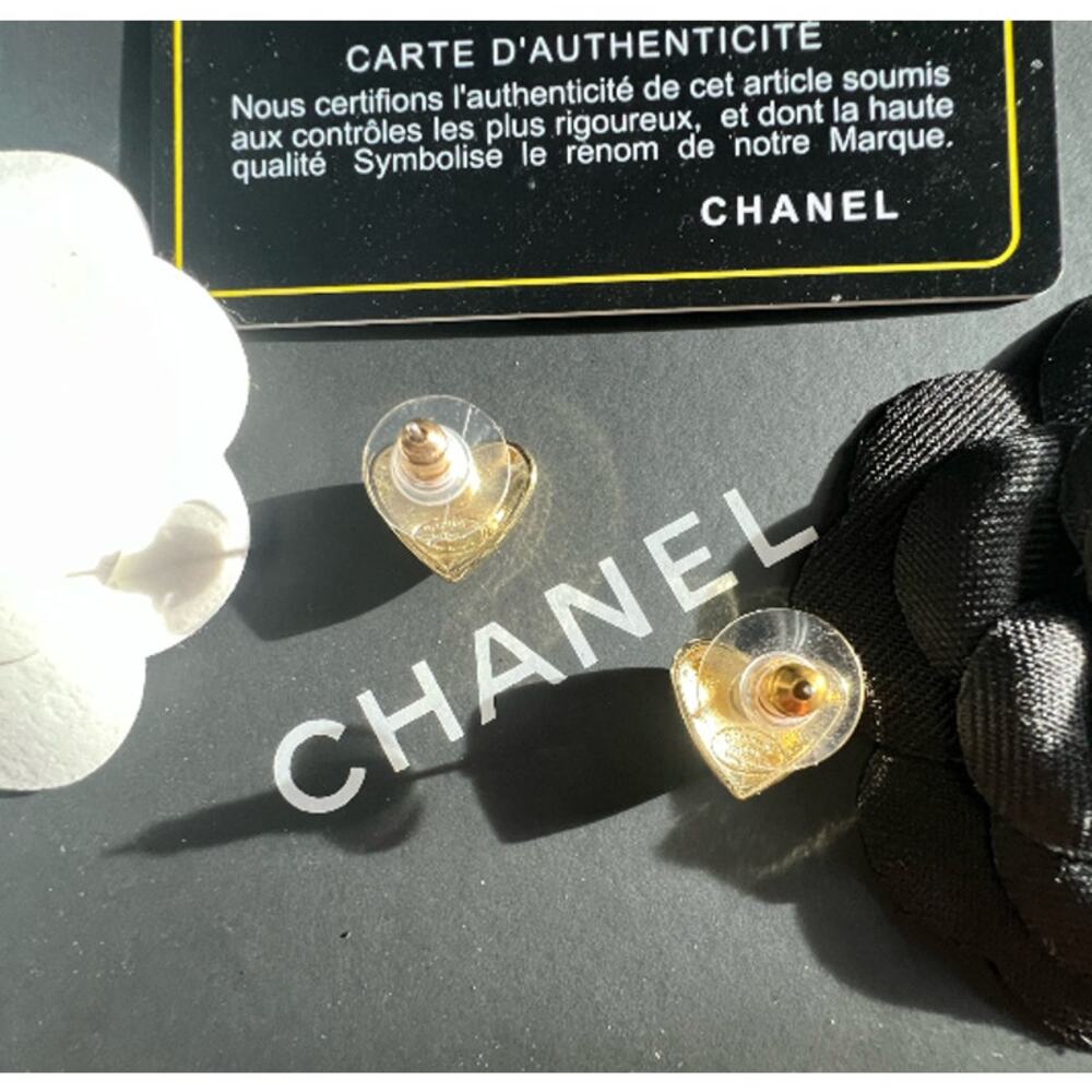 CHANEL Gold CC Interlocking Heart Stud Earrings 21B (CHXX003) - Picture 7 of 8